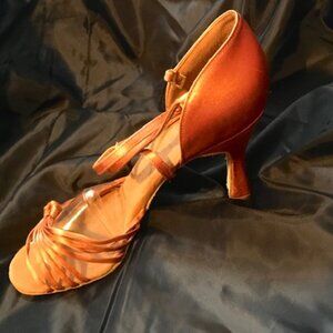 Ballroom/Latin Dance Shoes Splendid Dance, Size 41EU or 9 1/2 US. Tan/gold